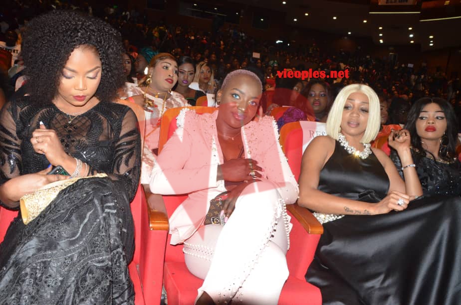 Colé Faye patronne de COBRA BEAUTY HAIR détrône tout à la soirée Sargal Djiguene et prend la reine de la nuit.