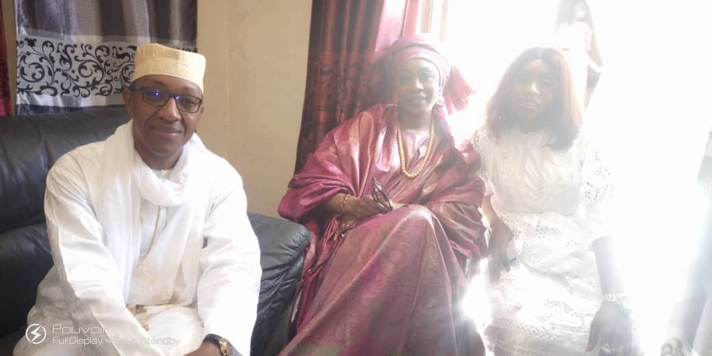 président Abdoul Le Président Abdoul Mbaye et madame Mbaye Billo Wane au baptéme de leur militant Médina Faye