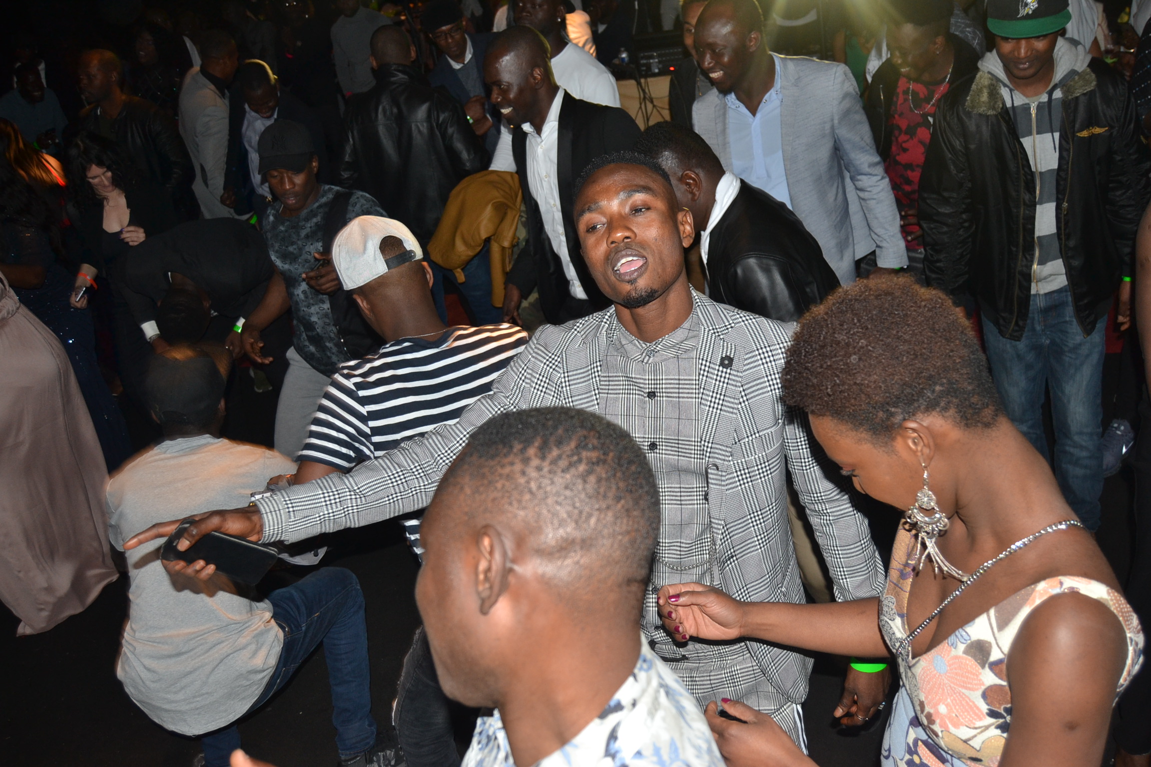 Pape Diouf assure un show époustouflante au Key West, Bruxelles répond à BE TERANGA de Thierno Diop. Les images