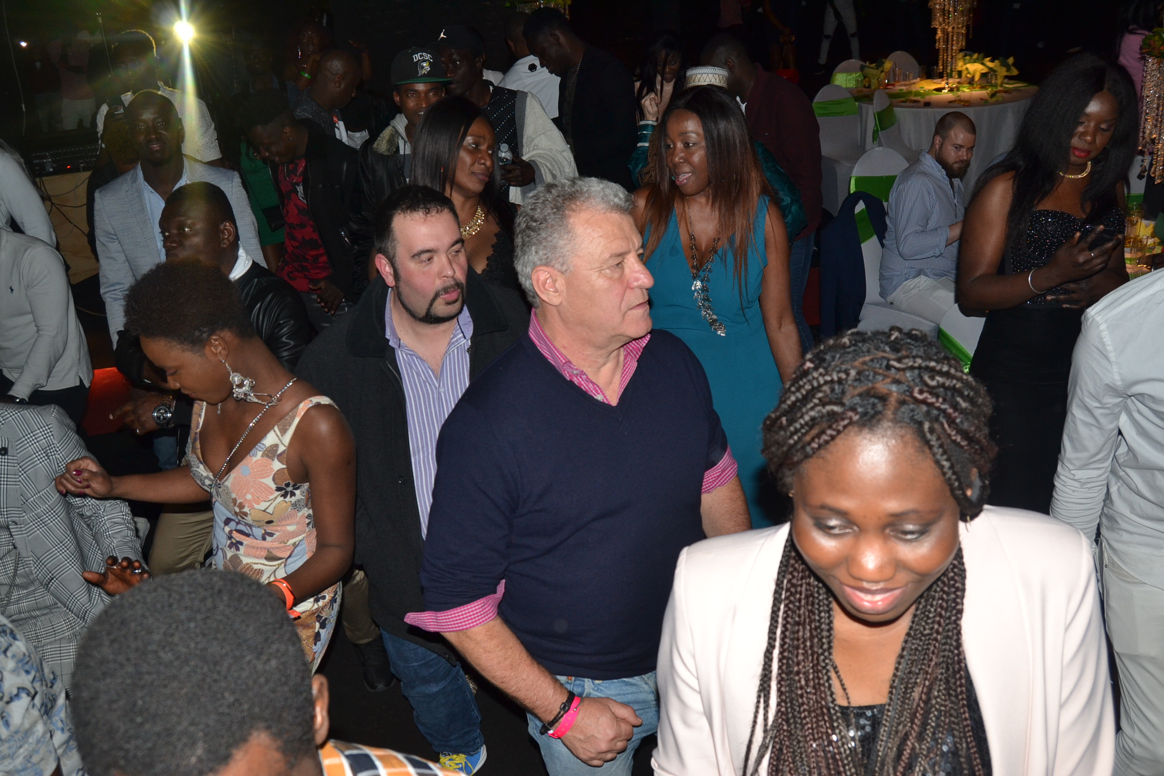 Pape Diouf assure un show époustouflante au Key West, Bruxelles répond à BE TERANGA de Thierno Diop. Les images