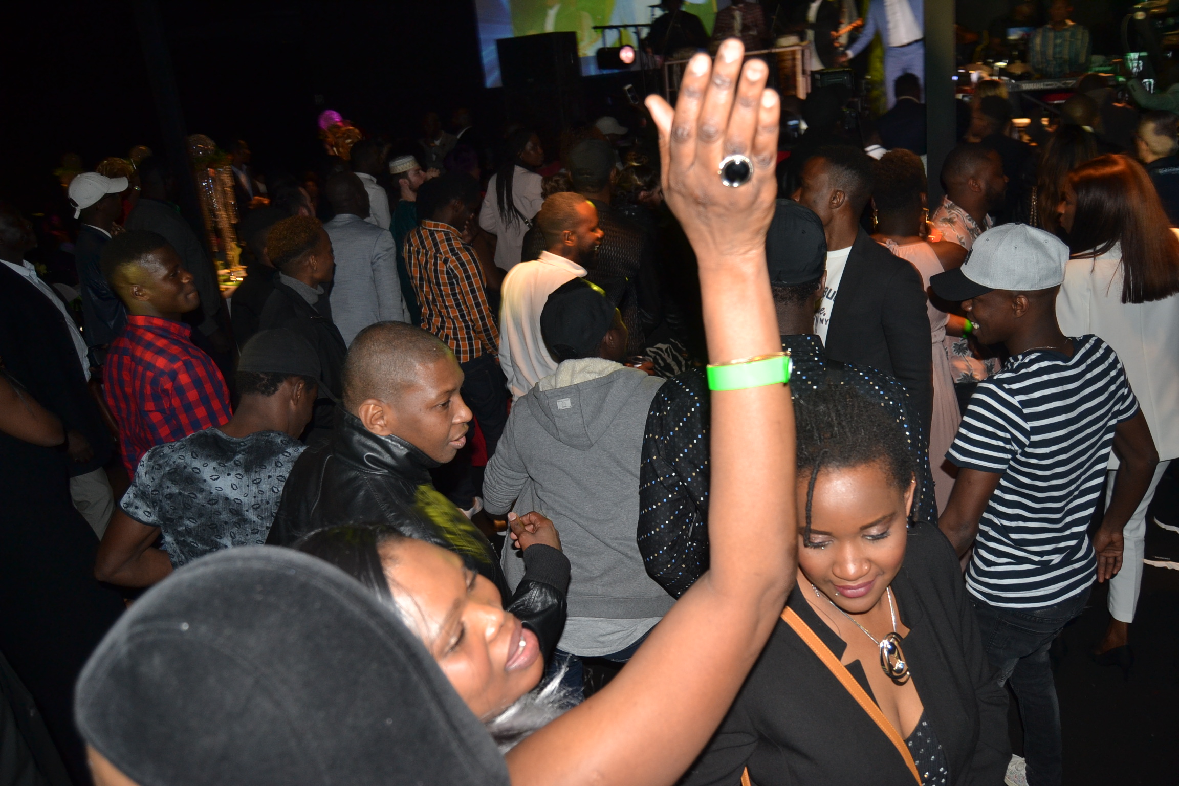 Pape Diouf assure un show époustouflante au Key West, Bruxelles répond à BE TERANGA de Thierno Diop. Les images