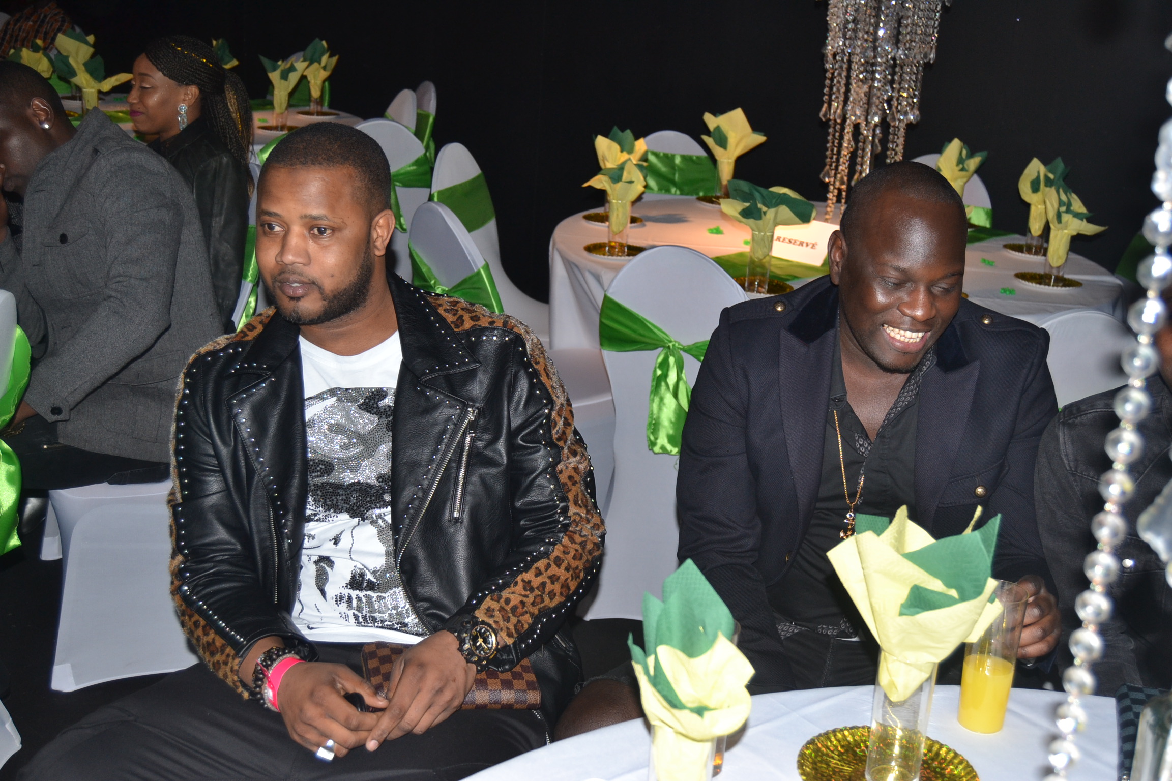 PHOTOS: Abdalah Meissa Waly, l'ami de l'international Kara Mbodj en action à la soirée de Pape Diouf à Bruxelles en compagnie de Zing Senghor et sa bande.