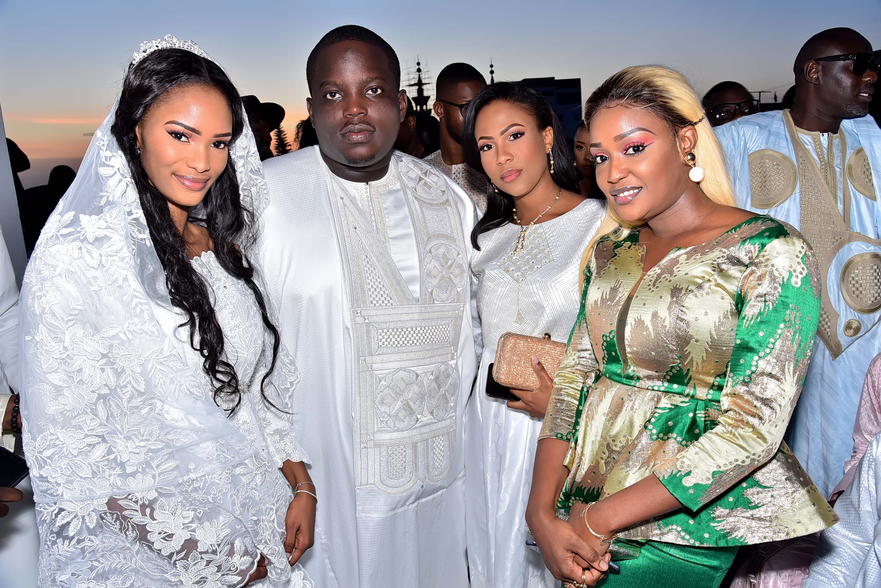 Mariage de Mamadou SECK fils de Amadou SECK DG de Eurogerm : Le chef de l’état marque sa présence à la mosquée