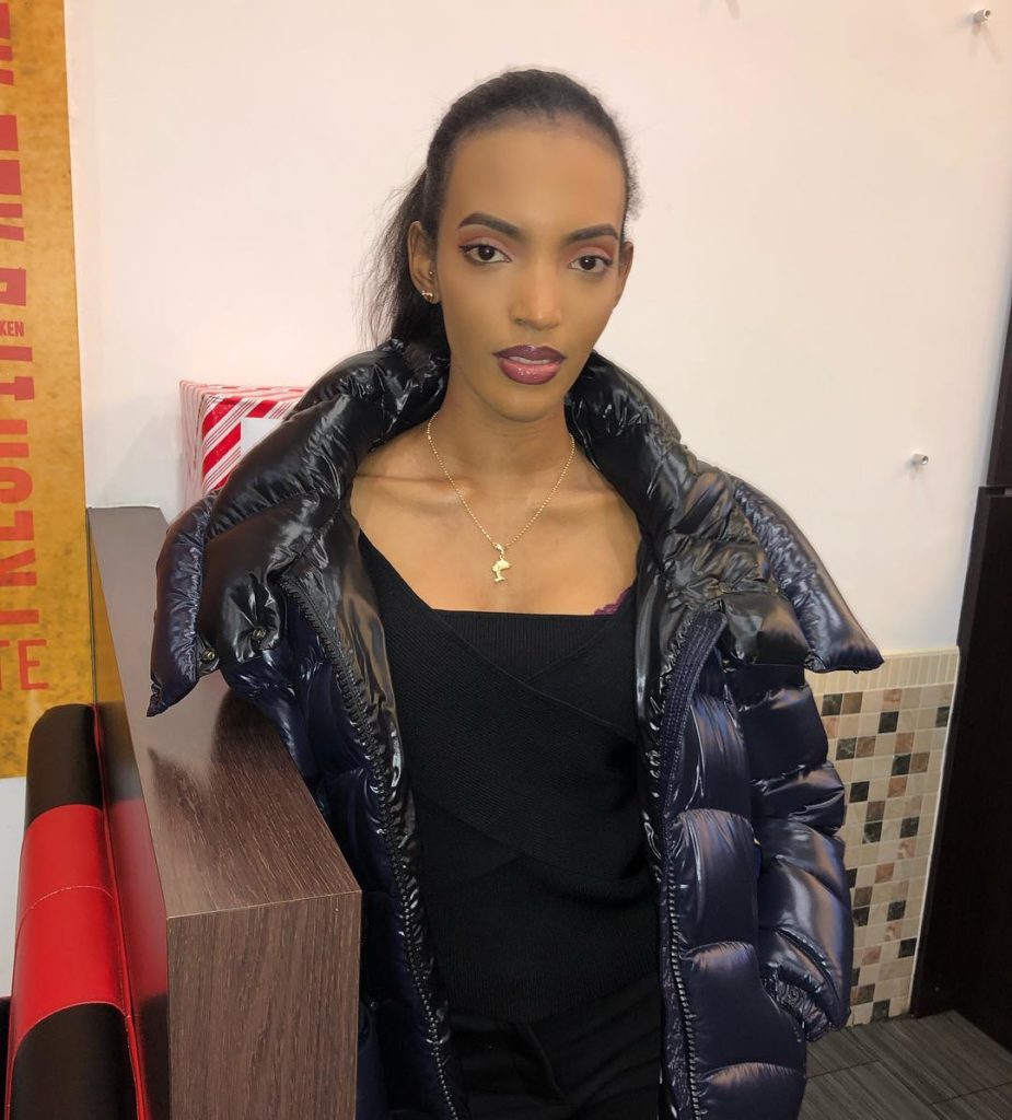 La fille d’Aliou Cissé, toute souriante affiche un Makeup à la perfection