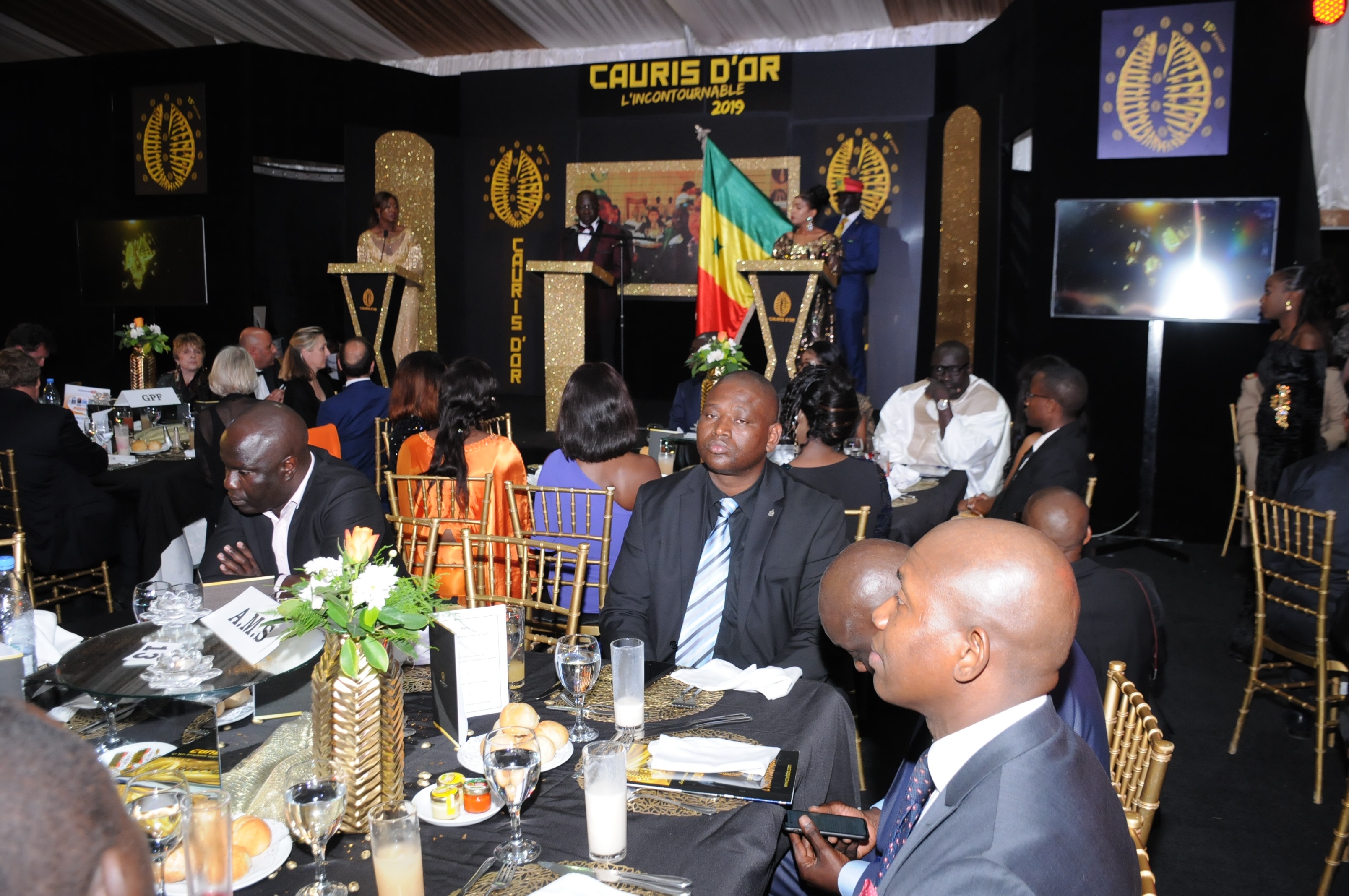 Les 66 premières images de la plus prestigieuse soirée des CAURIS D'OR 15 eme éditions au chapiteau du King Fhad Place