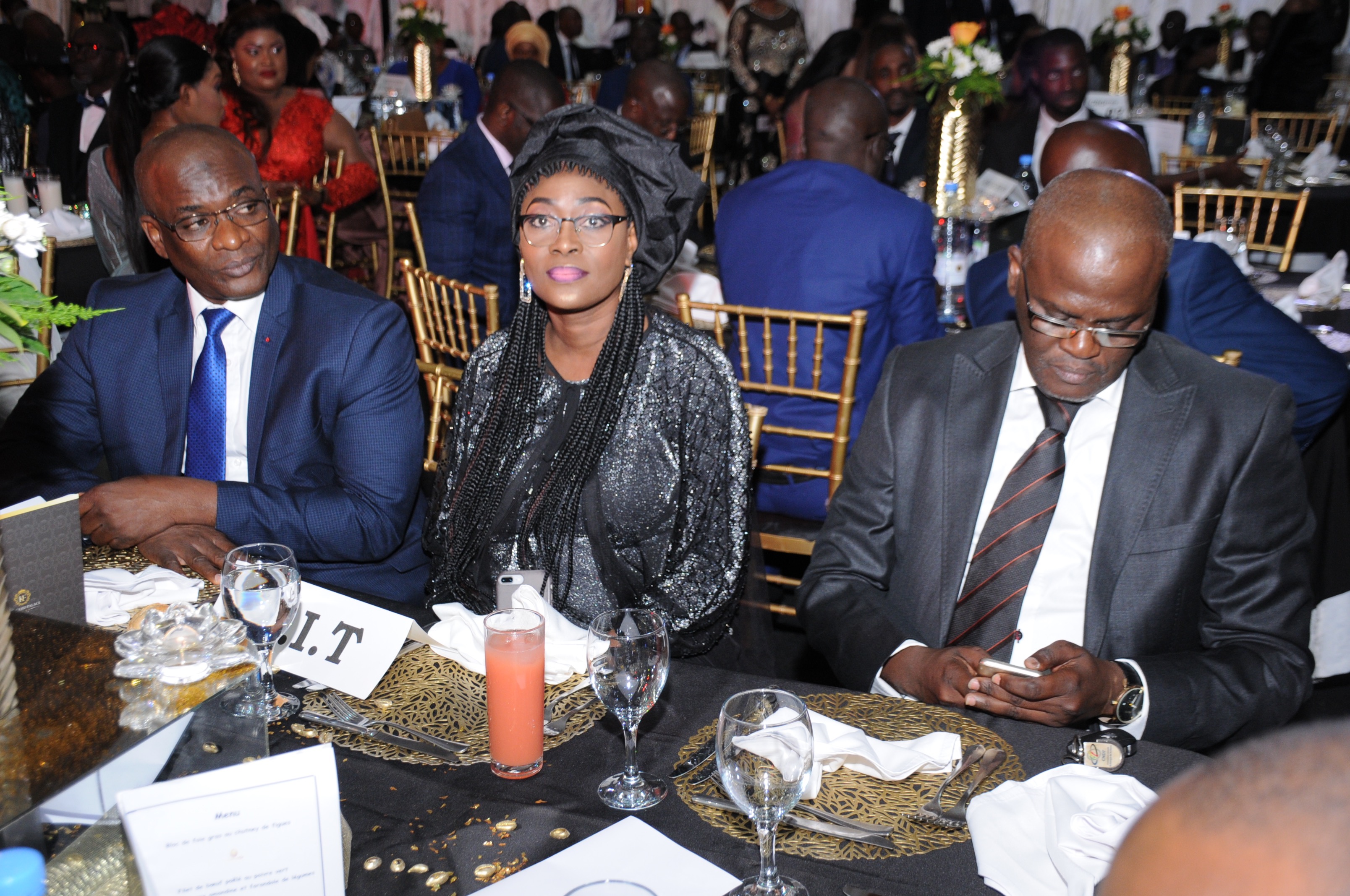 Les 66 premières images de la plus prestigieuse soirée des CAURIS D'OR 15 eme éditions au chapiteau du King Fhad Place