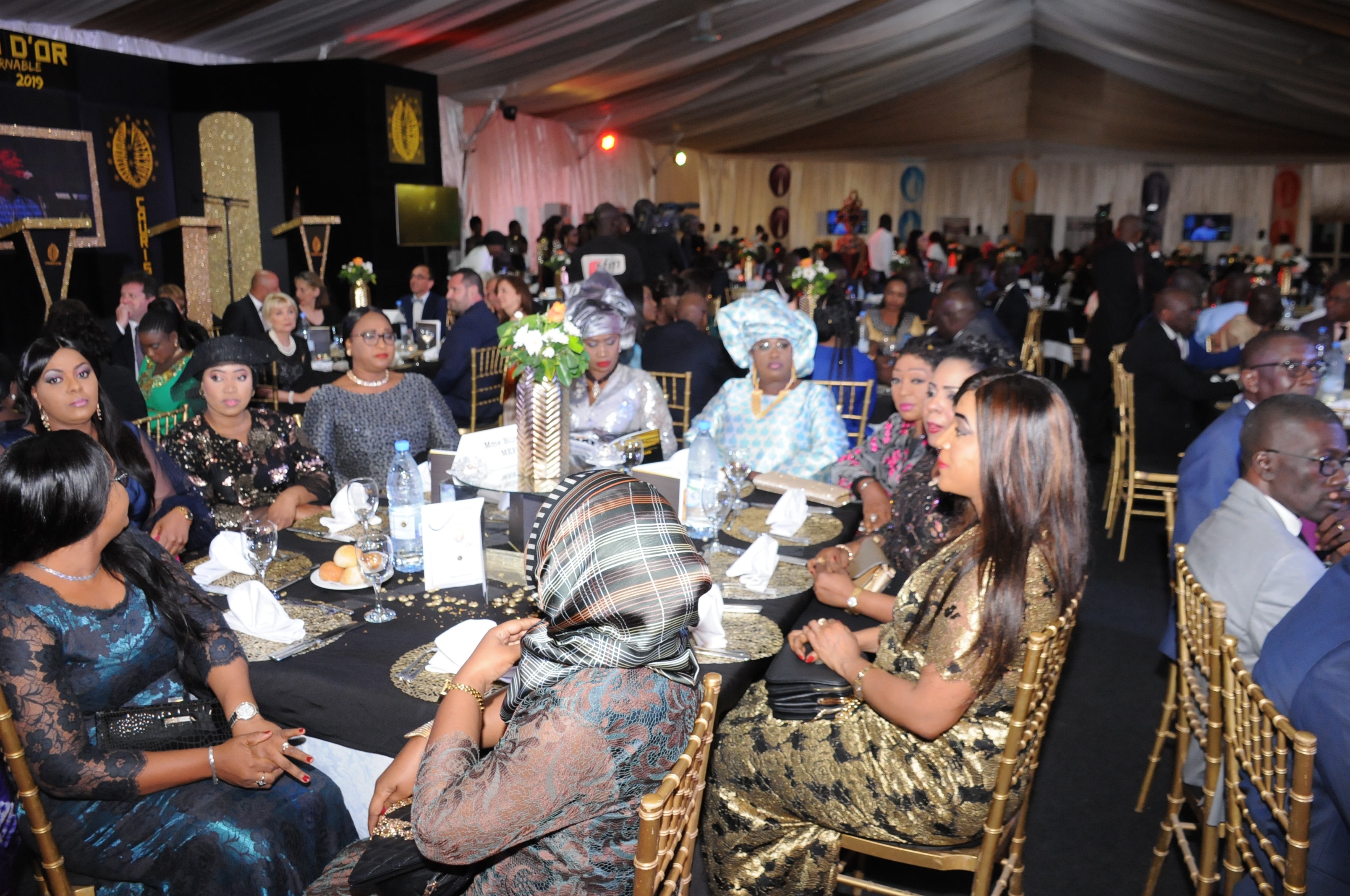 Les 66 premières images de la plus prestigieuse soirée des CAURIS D'OR 15 eme éditions au chapiteau du King Fhad Place