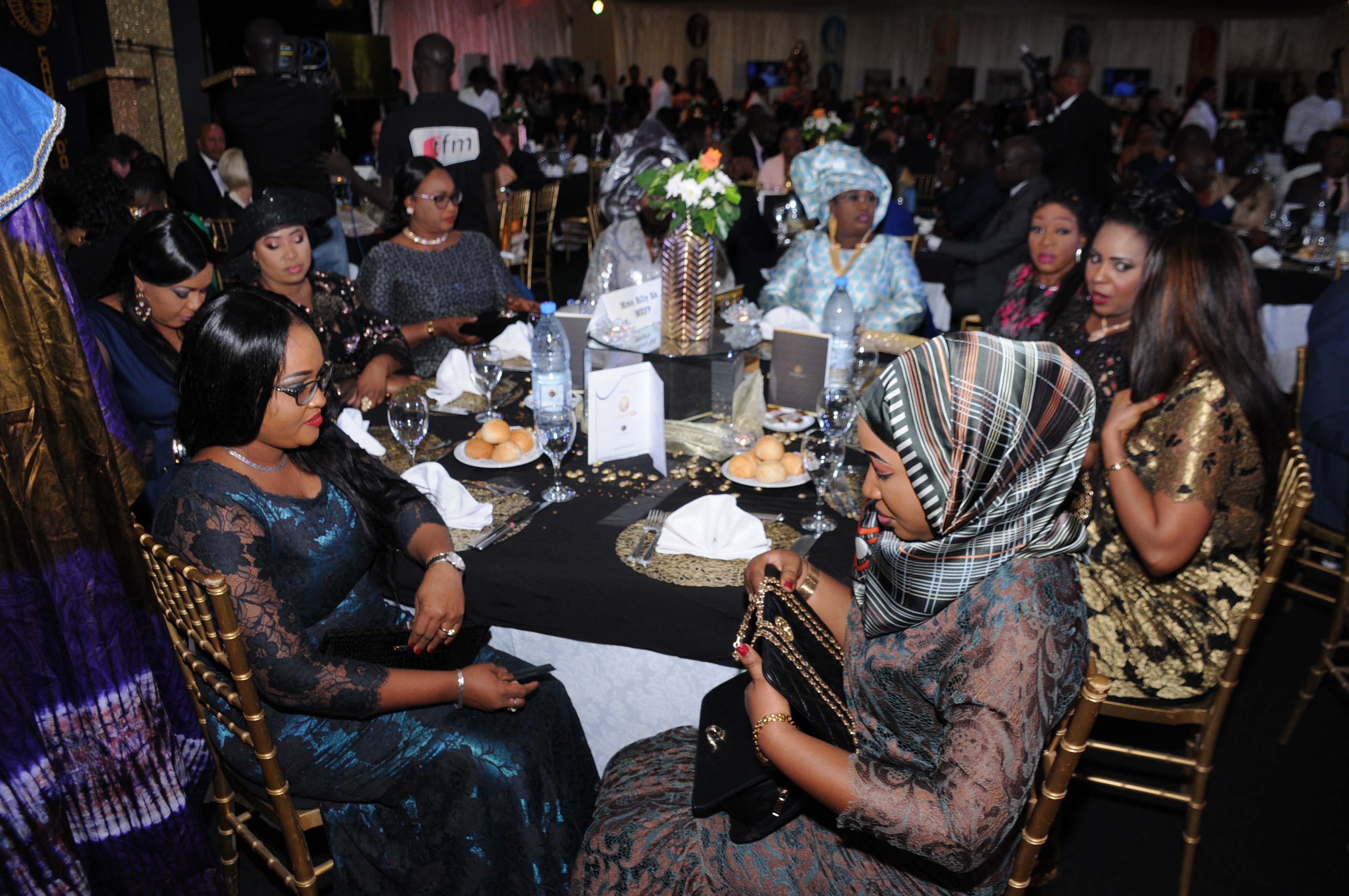 Les 66 premières images de la plus prestigieuse soirée des CAURIS D'OR 15 eme éditions au chapiteau du King Fhad Place