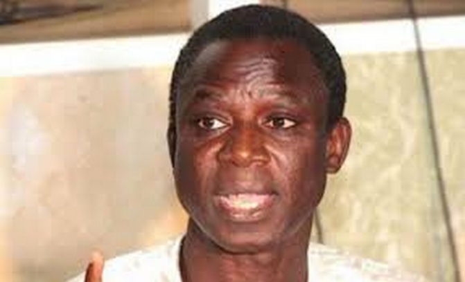 Faux billets : comme annoncé, le procès de Thione Seck renvoyé au 9 mai