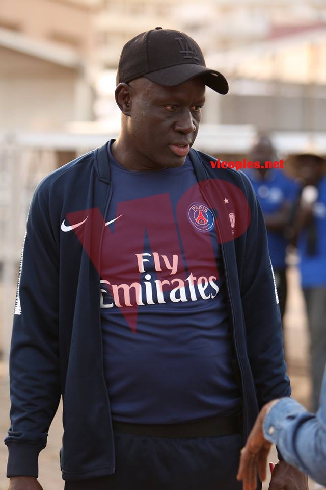 ANNIVERSAIRE: Waly Seck transforme l'esplanade du grand theatre en semi- concert avec les journalistes.