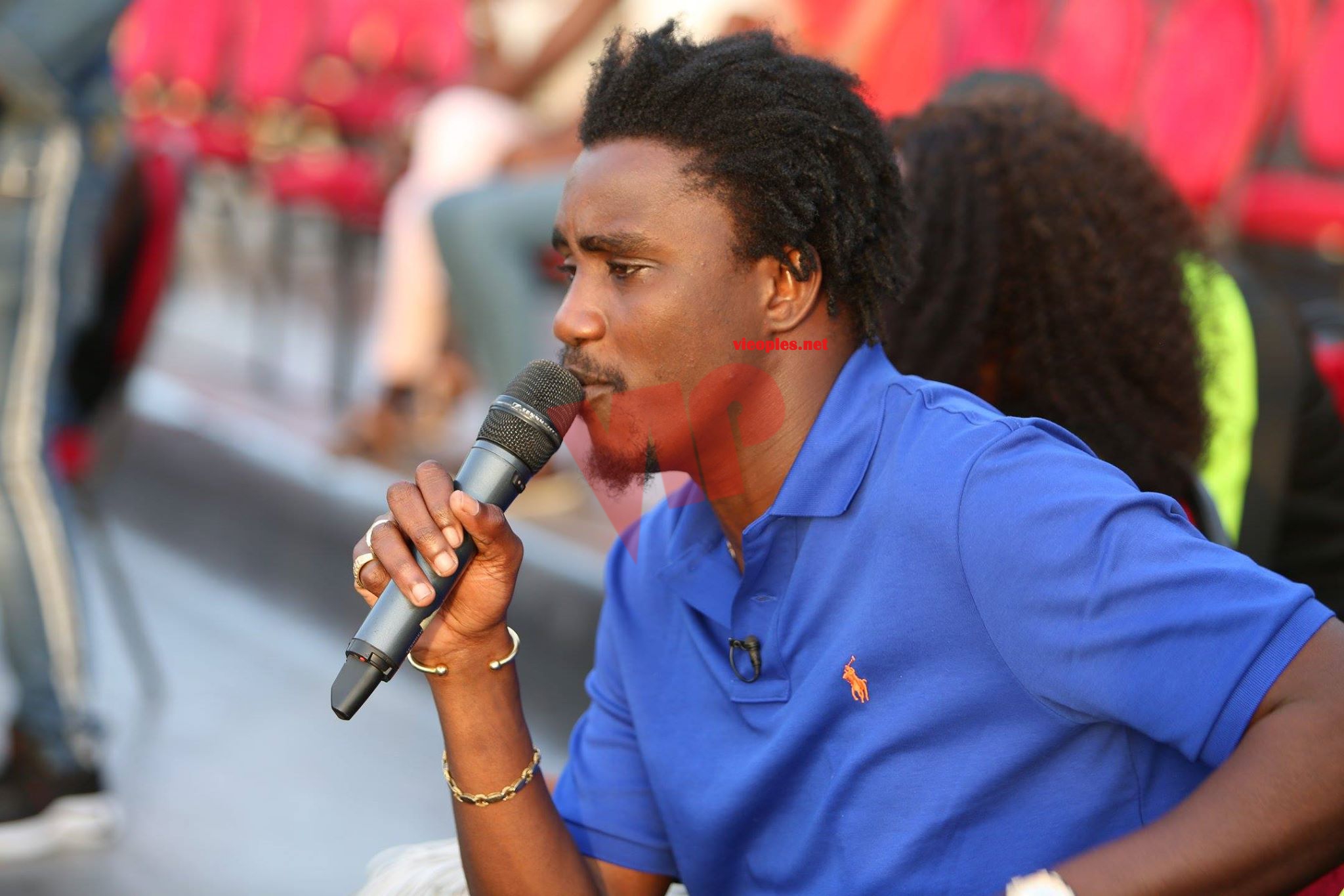 ANNIVERSAIRE: Waly Seck transforme l'esplanade du grand theatre en semi- concert avec les journalistes.