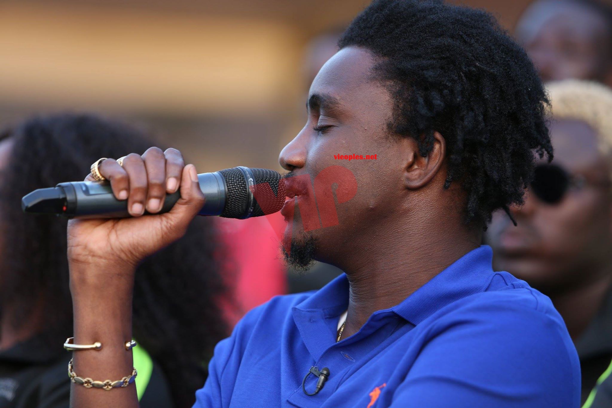 ANNIVERSAIRE: Waly Seck transforme l'esplanade du grand theatre en semi- concert avec les journalistes.