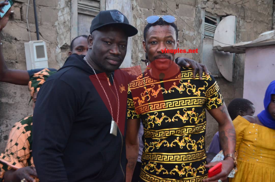 BOY NIANG vs LAC 2: Les supporters de Boy Niang déja dans l'ambiance du combat à Pikine.