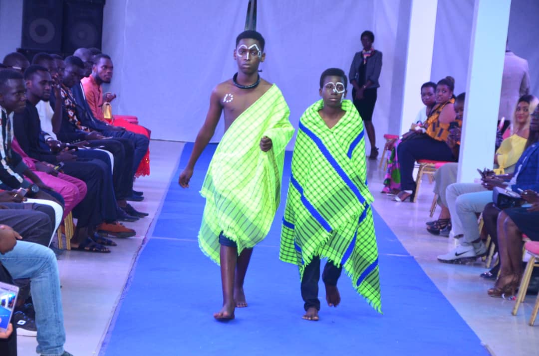 GRANDE DAME EVENTS, séduit son public à la place du Souvenir avec sa toute nouvelle collection