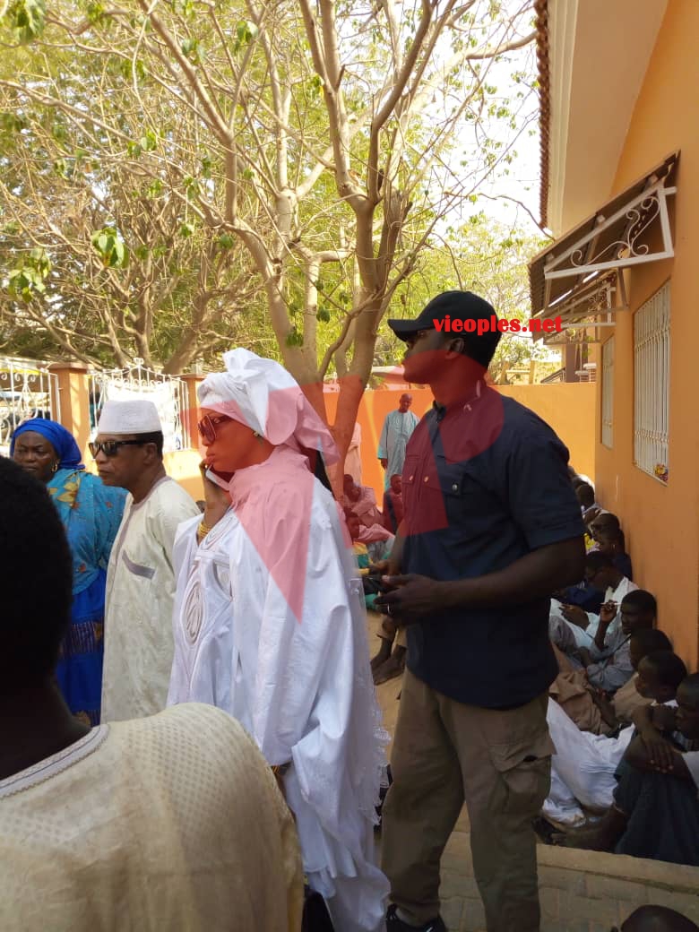 Décé de Cheikh Béthio: Colé Faye à Médinatoul Salam pour présenter ses condéléances à sa soeur et cousine Aida Saliou Diallo épouse du Cheikh.