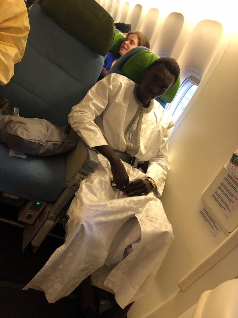 La vie royale de Modou Mbacké fils de Baye Karim à Dubaï : Voiture de luxe, piscine…
