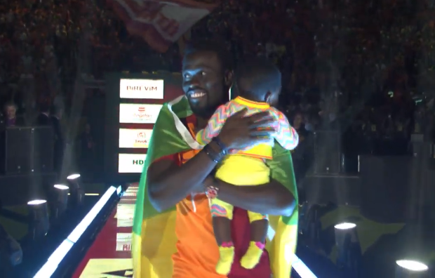 Galatasaray: « Ndiadiane Ndiaye » de Yousssou Ndour à l’honneur pour accompagner PAN dans la fête des titres (vidéo)