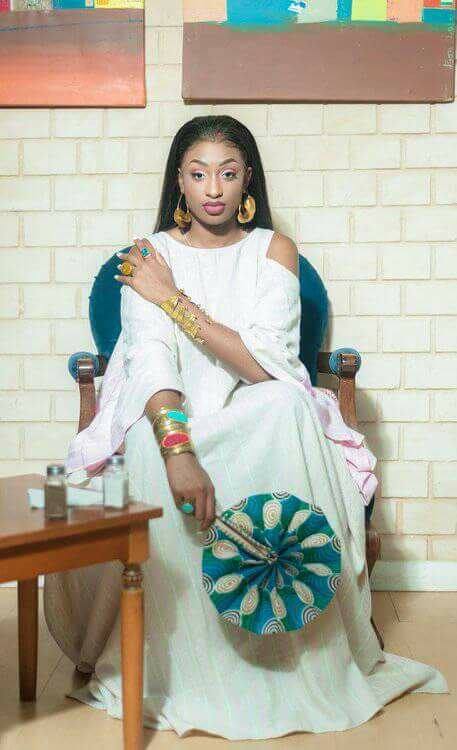 06 Photos ) Korité 2019 : La charmante épouse de Kara Mbodj Fatou Mbaye apporte sa touche de glamour