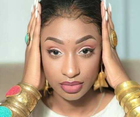 06 Photos ) Korité 2019 : La charmante épouse de Kara Mbodj Fatou Mbaye apporte sa touche de glamour