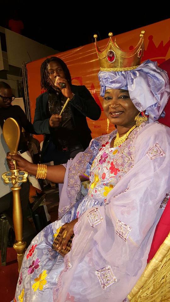 Badiéne Un Café Avec, Sagnsé Sénégalaises lui va à merveille