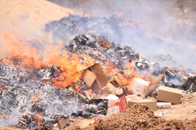 Vélingara : plus de 10 millions de cubes de bouillons, chips…périmés, incinérés