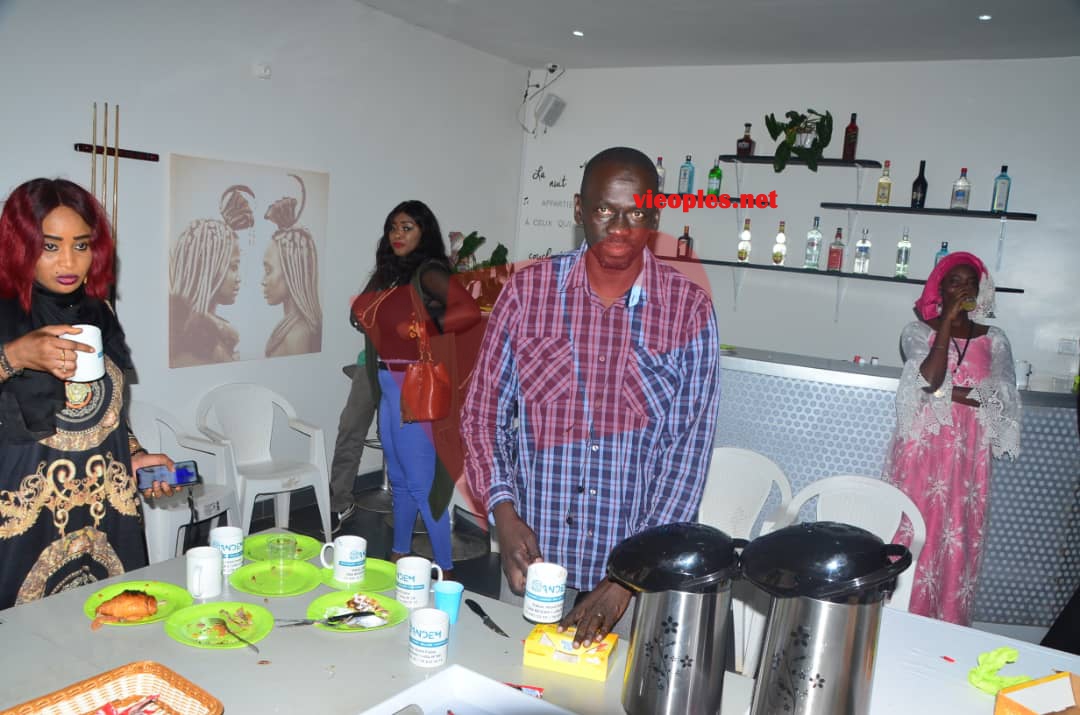 NDOGOU PRESSE: Le nouvel album de TITI La lionne servit à la presse.