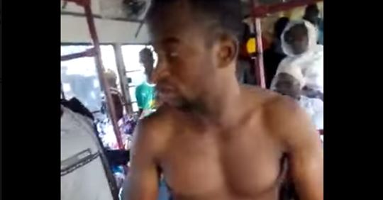 Vidéo : Mystique ou indiscipline : Nu, un homme embarque à bord d’un bus D.D.D