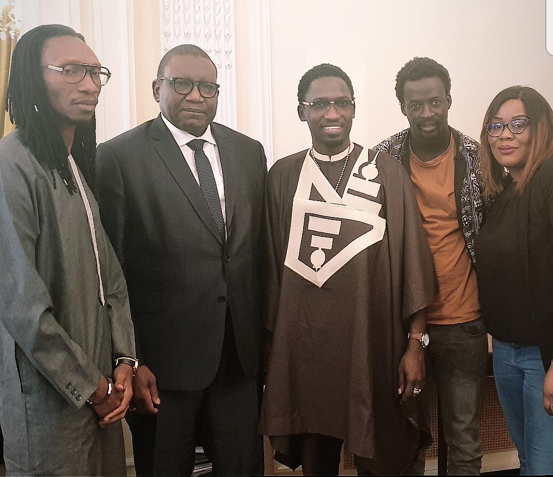 En tournée Européenne, Demba Guissé chez SEM Bassirou Sene ambassadeur du Sénégal à Paris.