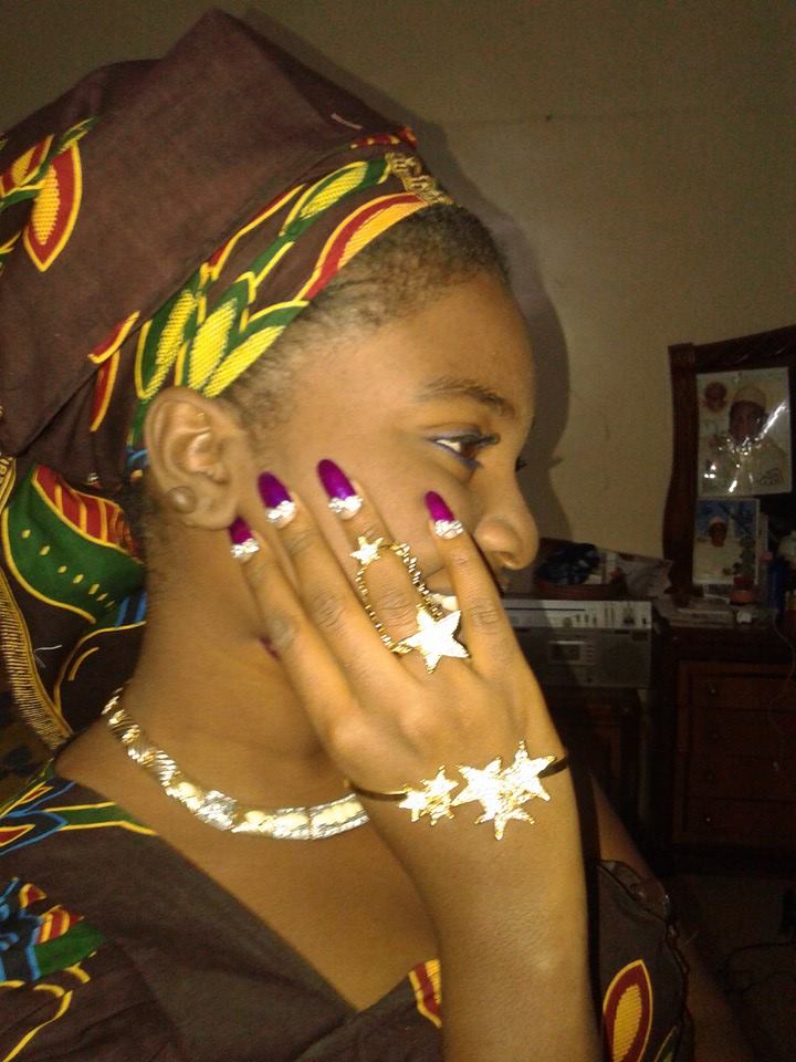 06 Photos : Voici Sokhna Mame Faty Mbacké la fille qui a organisé le « Sabar » à Touba