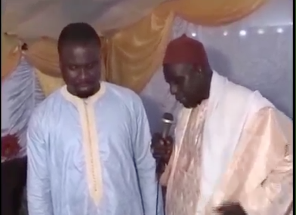 Moustache MBENGUE ,Maire de keur Massar en compagnie de Serigne Ismaîla Mbacke Gainde Fatma et Omar Mbacke Gaind