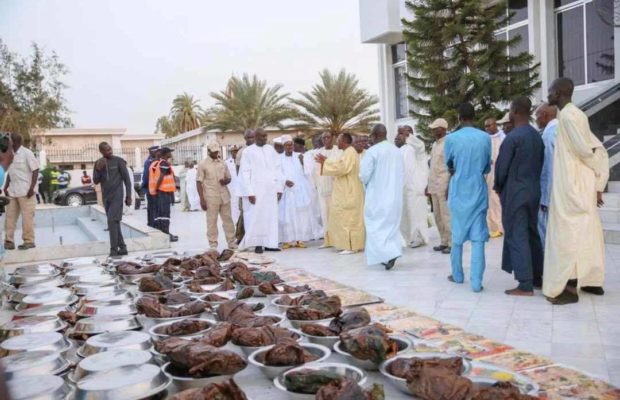 Accueil : Touba gâte Macky Sall