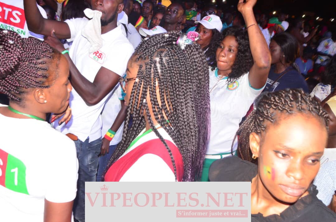 Concert Fan Zone avec Wally Seck, la place de la nation inondait de monde après la victoire du Sénégal face à l'Ouganda.