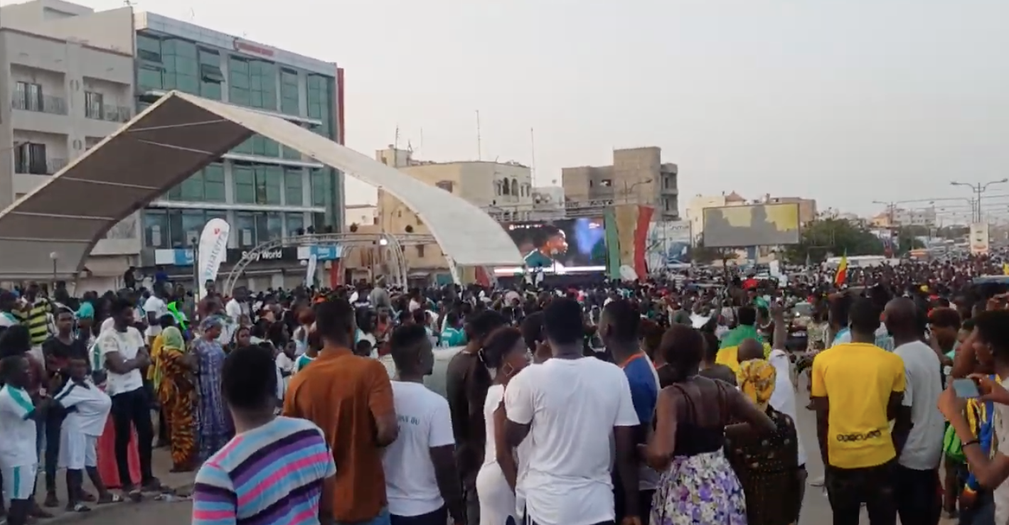 La joie et le bonheur à Dakar aprés la victoire des lions face à la Tunusie avant la finale face à l'Algerie.