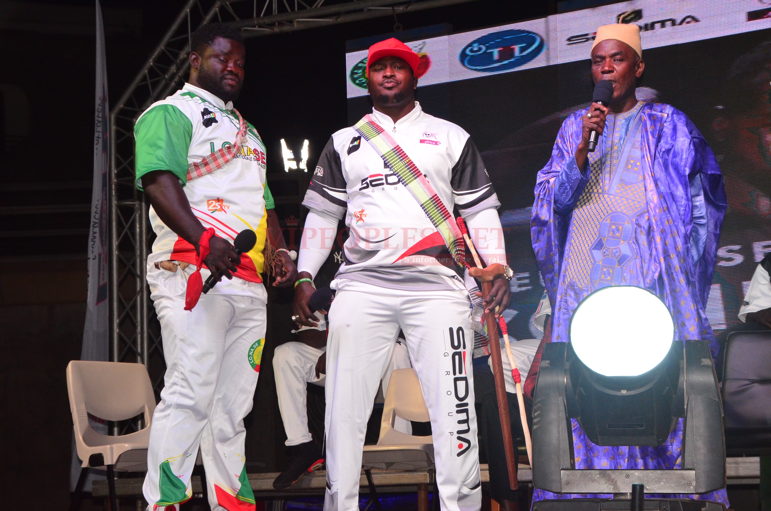 Tous les images du FACE 2 FACE Eumeu Séne vs Modou Lo un combat royal le 28 juillet.