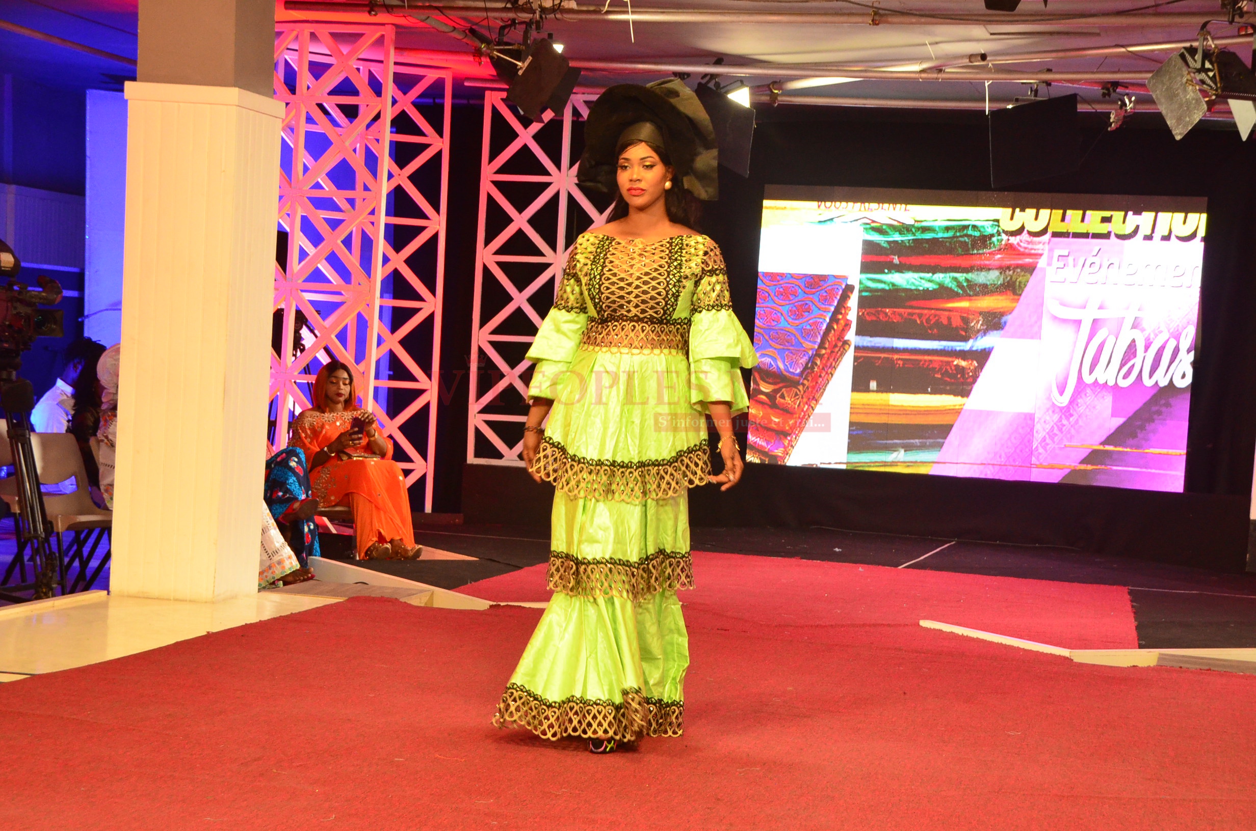 COLLECTION EVENEMENT TABASKI: LES BAZINS BIO UNIVERS PLUS TÉL:778625415/78 1163633 AVEC LA COUTURE DE MONDIALE COUTURE DE IBRA FALL GUÉDIAWAYE TEL: 00221 77 9423761
