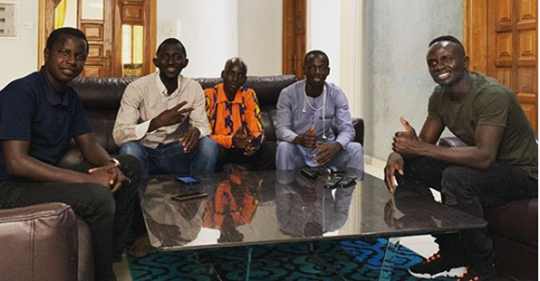 Après la CAN, Sadio Mané retrouve sa famille