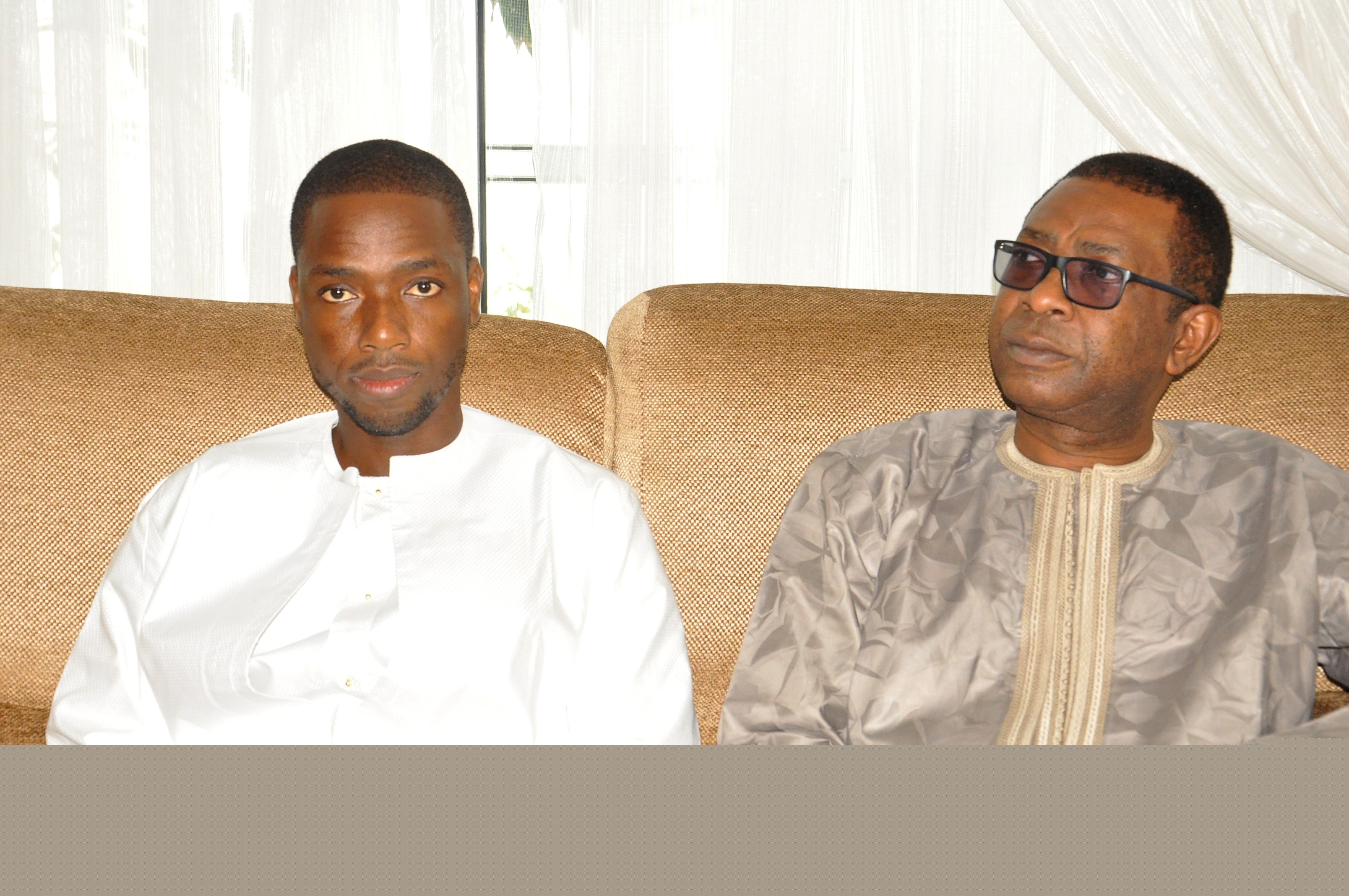 Youssou Ndour chez Tanor pour présenter ses condoléances