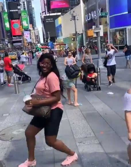 Mami Thiam l’épouse d’Abba prend du bon temps aux Etats-Unis