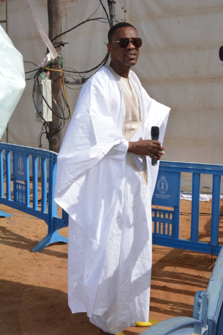 Le Directeur de l'OMART, Tange Tandian et le fils de Madické Niang, Allé à la priére de la Tabaski à Massalikoul Djinane.