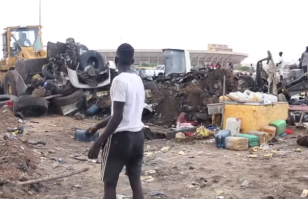 Zero Déchets – Désencombrement : La folie des bulldozers