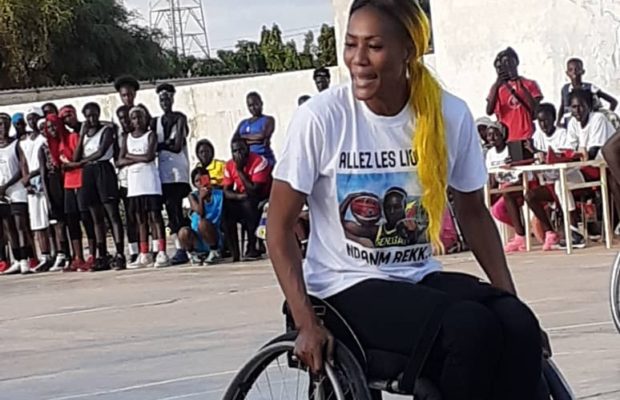 Le geste touchant de Astou Traoré envers les basketteurs handicapés