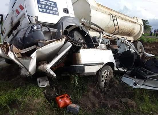 Urgent: Collision entre un camion et un « 7 places » fait 6 morts: Les images de l’accident