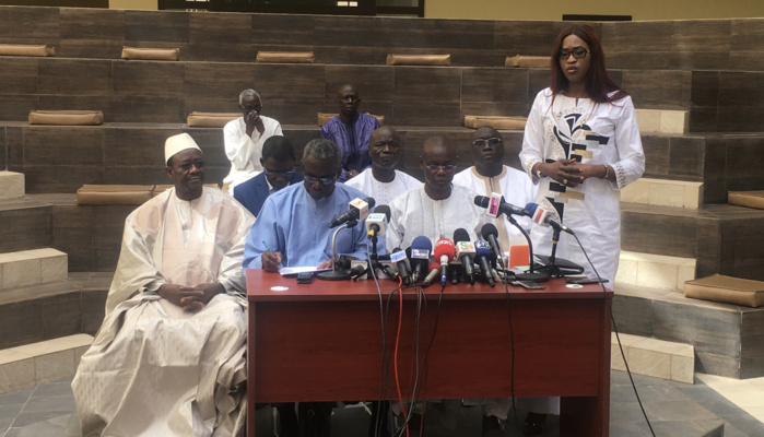 NGUÉNIÈNE : Macky Sall envoie une délégation chez feu Ousmane Tanor Dieng