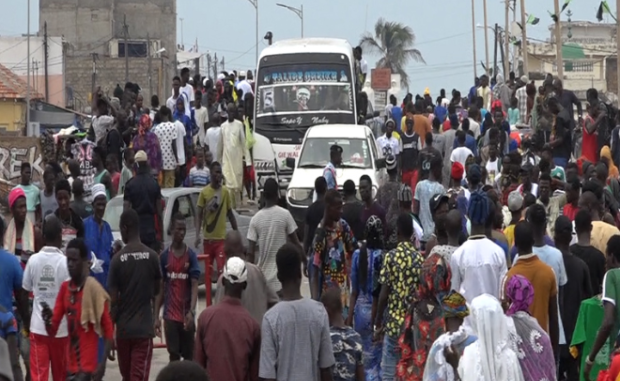 Vidéo -Magal 2 Rakaas :Des milliers de fidèles mourides se mobilisent à Saint Louis