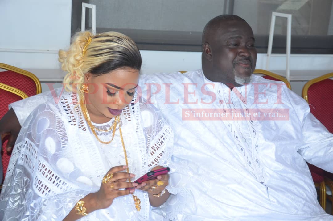 BAPTÉME: Le producteur Mbacké Dioum heureux avec son épouse.