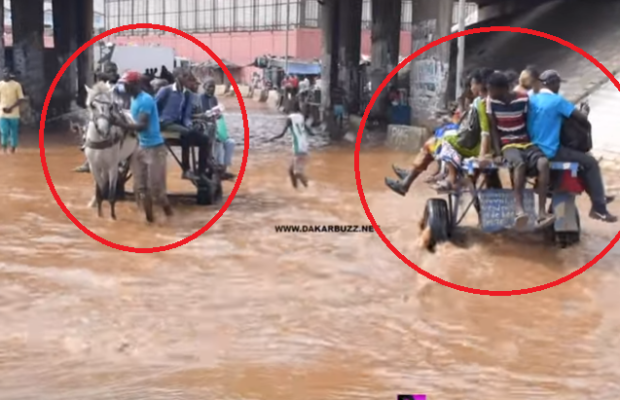 Tuyau endommagé , stagnation des eaux pluviales, charrettes et motos arrêtés par la police…Croisement Cambéréne, un croisement de calvaire, les passagers réagissent