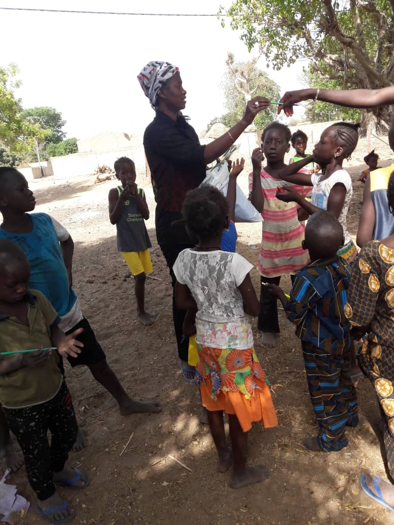 L'association NIOMINEKA SENEGALO- TURBALLAIS dirigée par Bintou Fall de Nantes pour le dépistage du cancer du cool de l'utérus dans l'Ile du Saloum le 24 octobre.