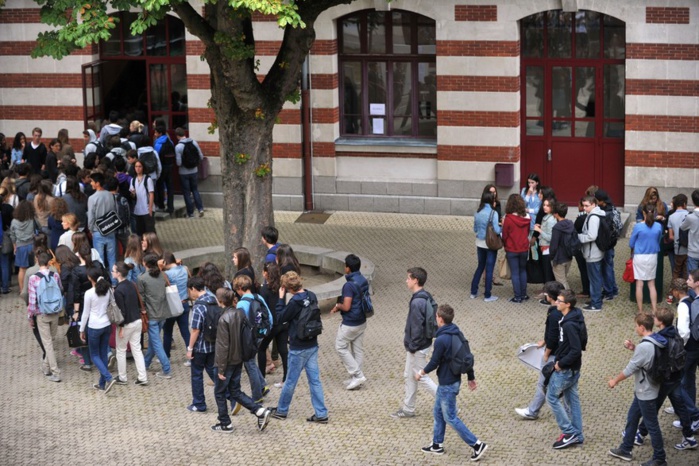 "J'étais mort de peur": Le témoignage bouleversant d'un collégien de 14 ans tabassé et violé par d'autres élèves