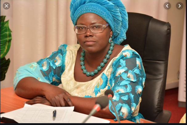 Homonyme : La ministre du commerce Aminata donne le nom de Macky Sall à son fils.