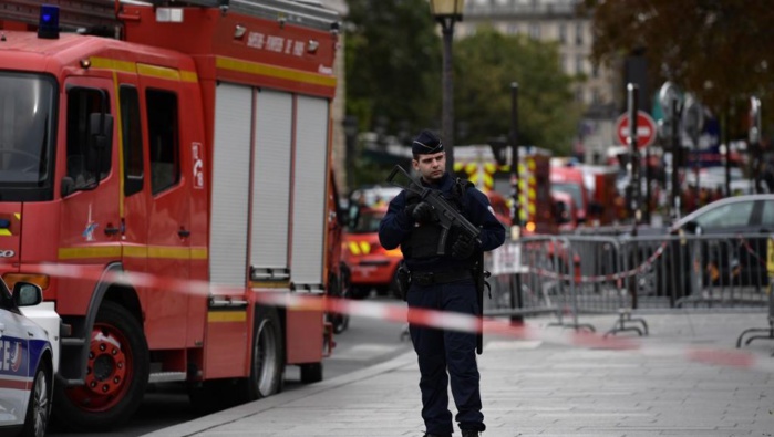 France: Quatre policiers tués dans une attaque à l'arme blanche à Paris